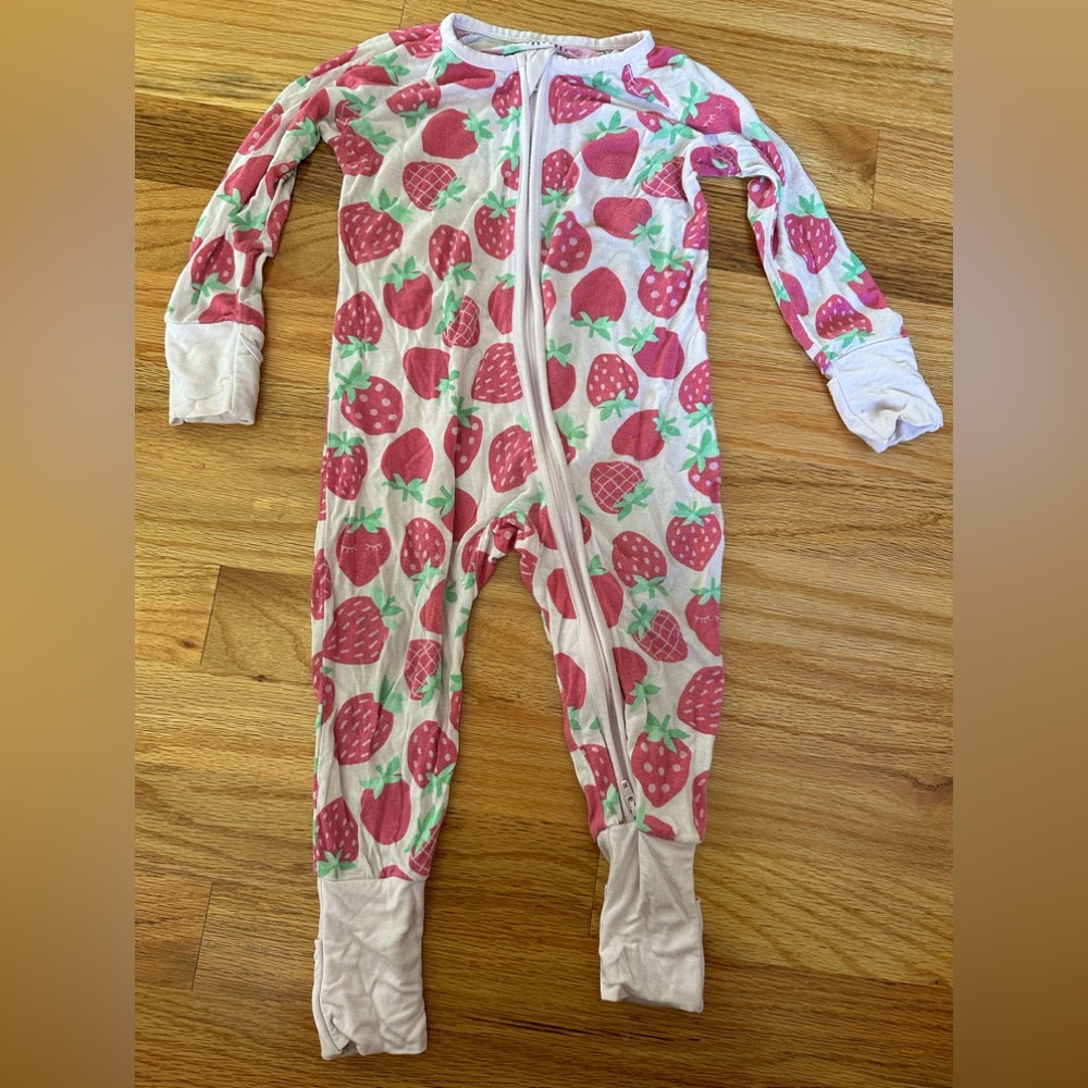 Little Sleepies OG strawberries zippy 3-6M